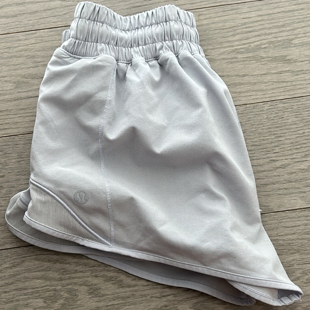 Lulu lemon hotty hot shorts lilac